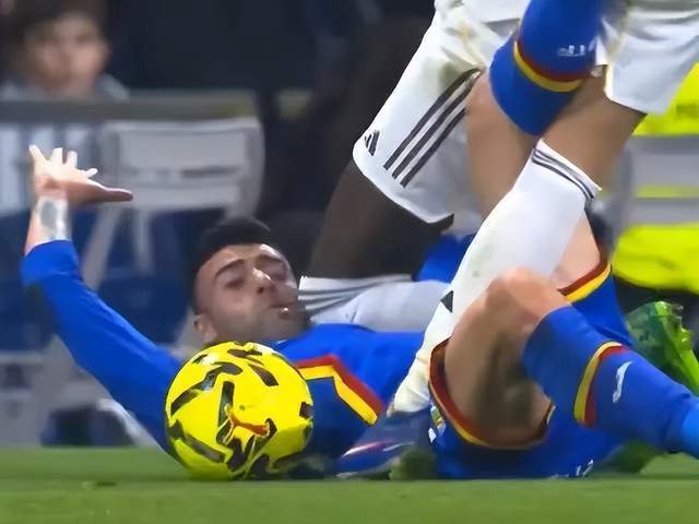 皇马两连败基本退出争冠队伍，吕迪格争议动作被裁判无视引争议